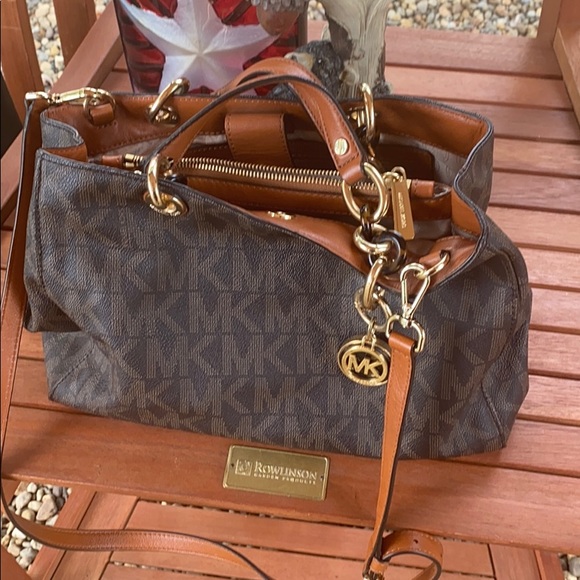 Michael Kors purse - Picture 4 of 10